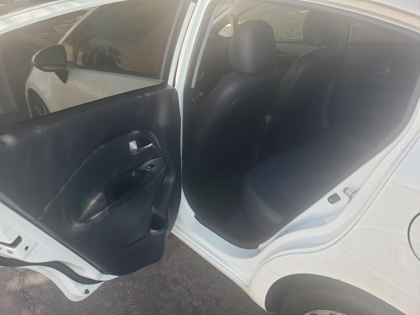 2013 Kia Rio ex (KNADN4A33D6) with an 1.6L L4 DOHC 16V engine, 6-Speed Automatic transmission, located at 323 E Dunlap Ave., Phoenix, AZ, 85020, (602) 331-9000, 33.567677, -112.069000 - 2013 Kia Rio EX,......A Must See!!... No accidents,.... Ice cold AC. The car is gorgeous inside and out. Power windows, Power door locks, Stereo/ CD Player, Phone sync, Bluetooth, Backup camera, Satellite compatible, navigation, Beautiful Black interior with Black leather seats in near perfect condi - Photo#10